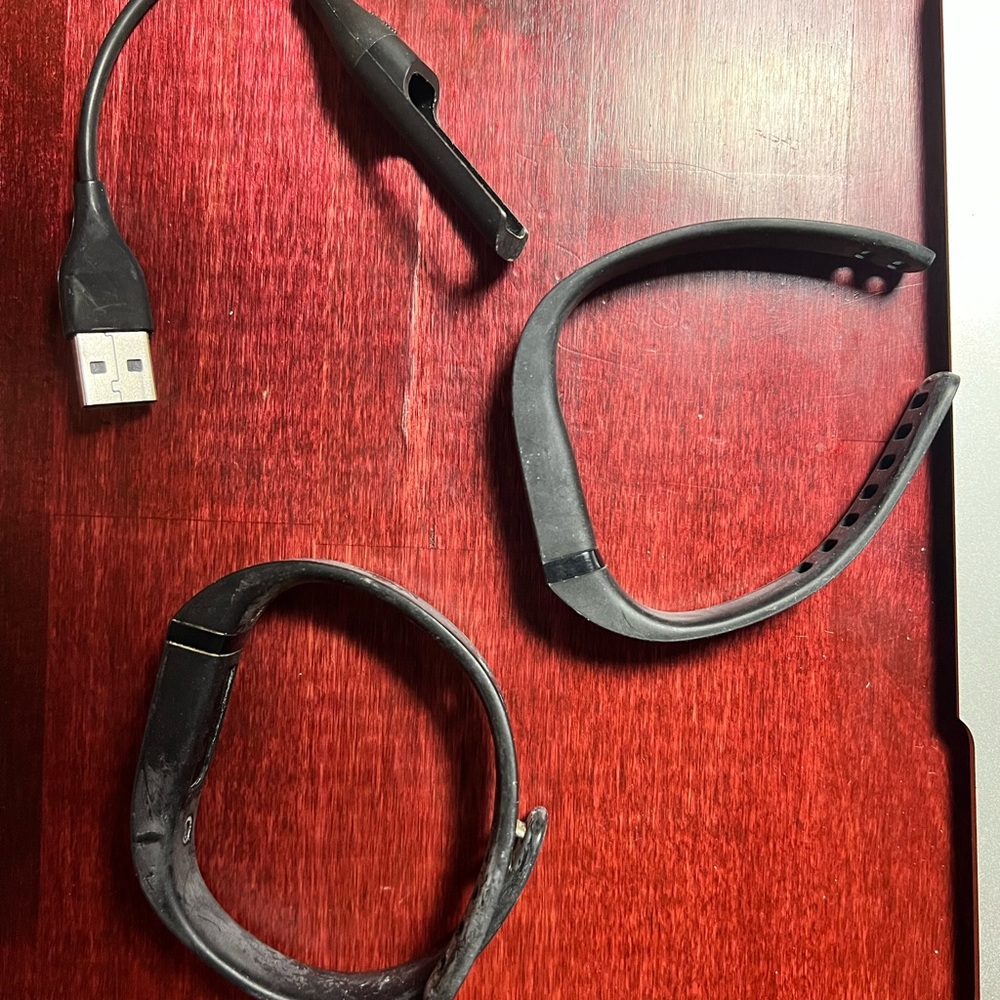 Fitbit basic fitness tracker - Picture 2 of 2
